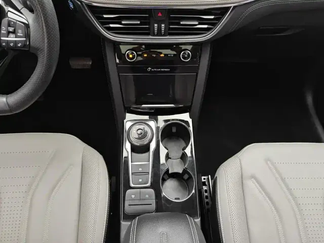 Ford Escape — Фото автомобиля 16