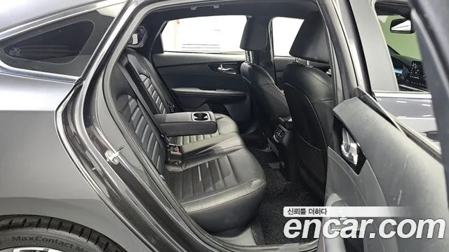 Kia K3 Новый K3 2 поколение 1.6 Turbo GT 5 дверей — Фото автомобиля 11