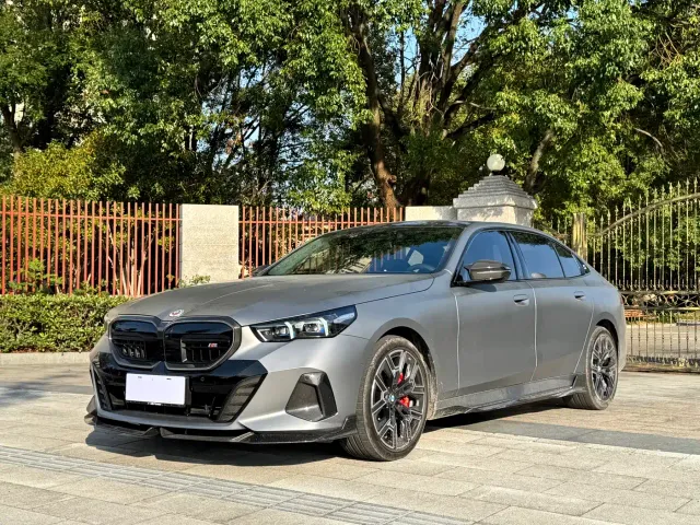 Фотография автомобиля — BMW 5 Series