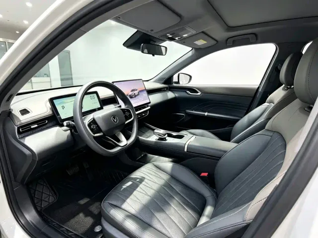 Changan Eado — Фото автомобиля 4