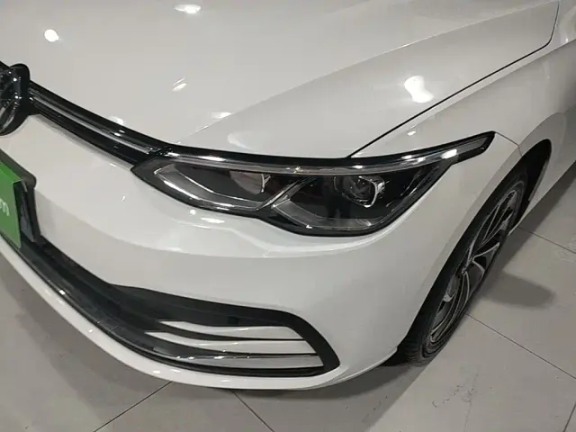 Volkswagen Golf — Фото автомобиля 23