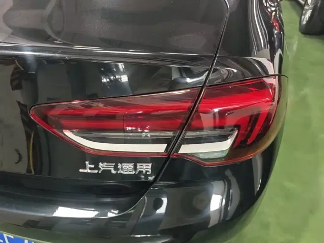 Buick Regal — Фото автомобиля 7