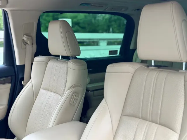 Toyota Alphard — Фото автомобиля 7