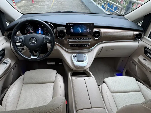 Mercedes-Benz V-Class — Фото автомобиля 18