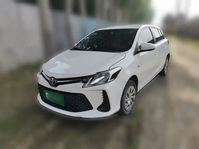 Фотография автомобиля — Toyota Vios FS