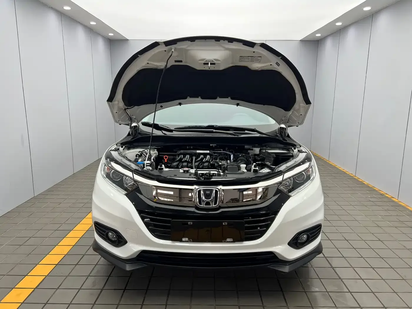 Honda Vezel 2020 1.5L CVT Pioneer — Фото автомобиля 15