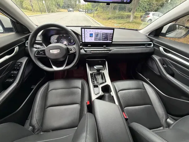 Geely Emgrand — Фото автомобиля 8