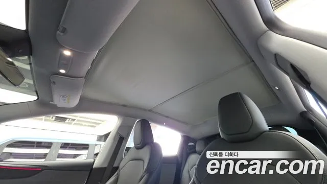 Tesla Model Y — Фото автомобиля 24