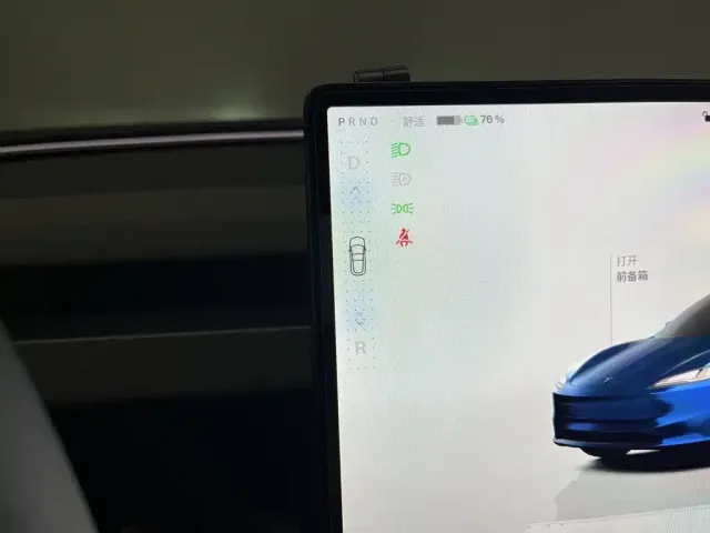 Tesla Model 3 — Фото автомобиля 20