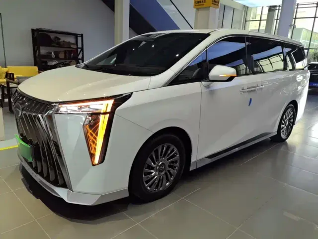Фотография автомобиля — GAC Trumpchi M8