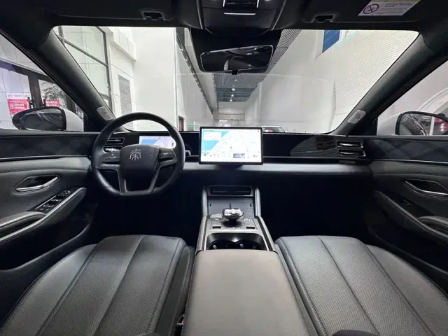 BYD Qin L — Фото автомобиля 9