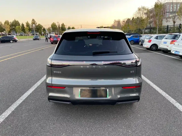 Geely Galaxy E5 — Фото автомобиля 5