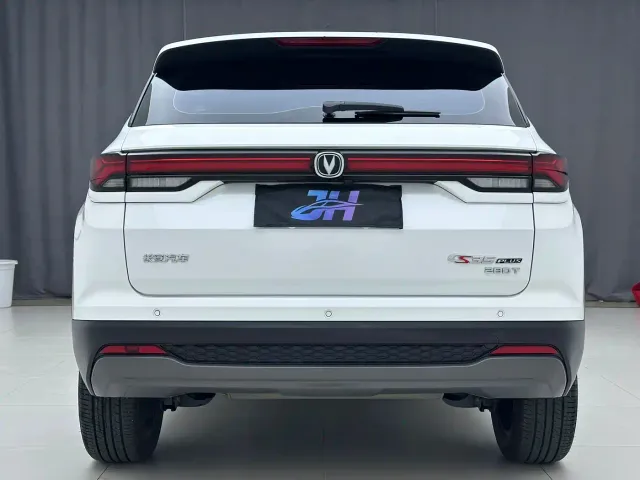 Changan CS35 Plus — Фото автомобиля 5