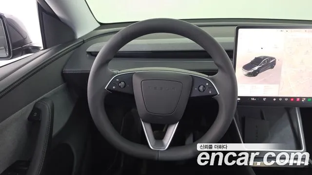 Tesla Model Y — Фото автомобиля 17