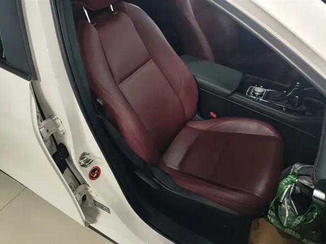Mazda Axela — Фото автомобиля 24