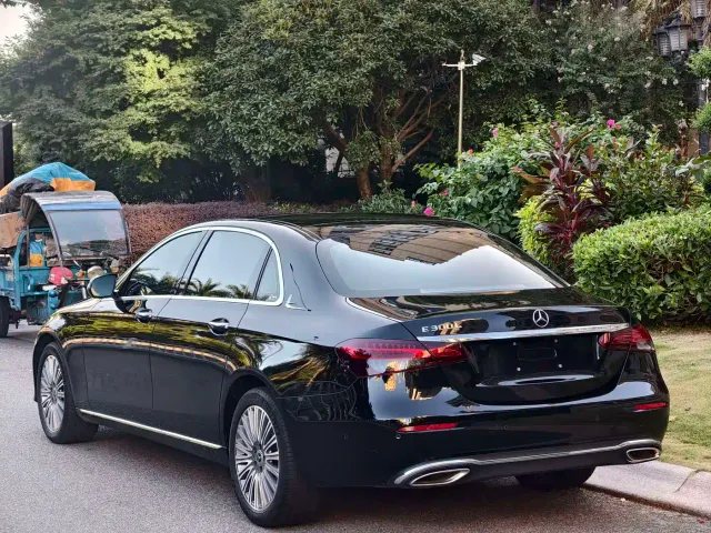Mercedes-Benz E-Class — Фото автомобиля 5