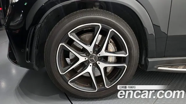 Mercedes-Benz GLE-Class — Фото автомобиля 5