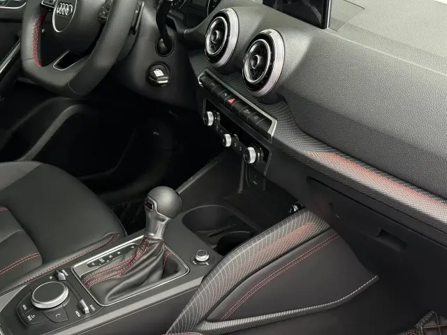 Audi Audi Q2L 2024 35TFSI Progressive Sport — Фото автомобиля 11