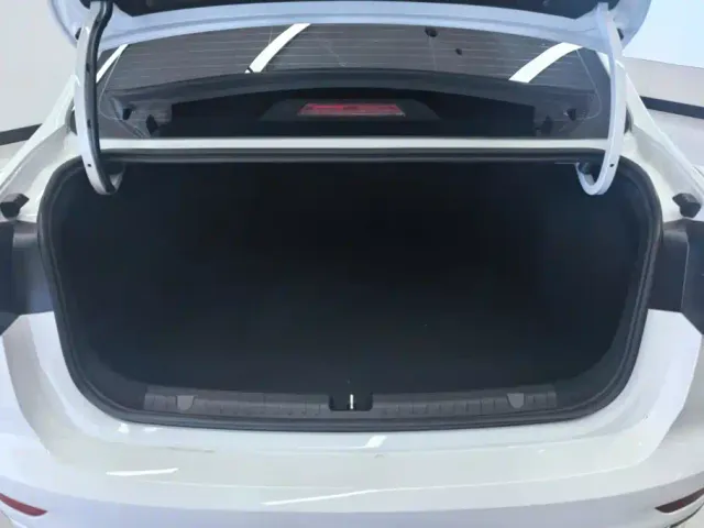 Geely Emgrand — Фото автомобиля 4