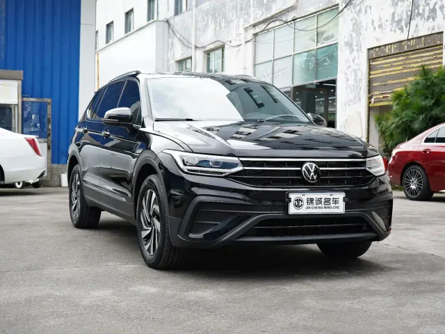 Volkswagen Tiguan L — Фото автомобиля 3