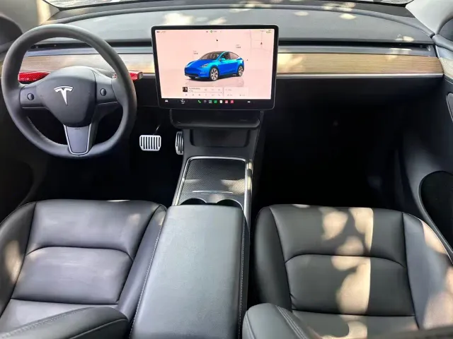 Tesla Model Y — Фото автомобиля 5