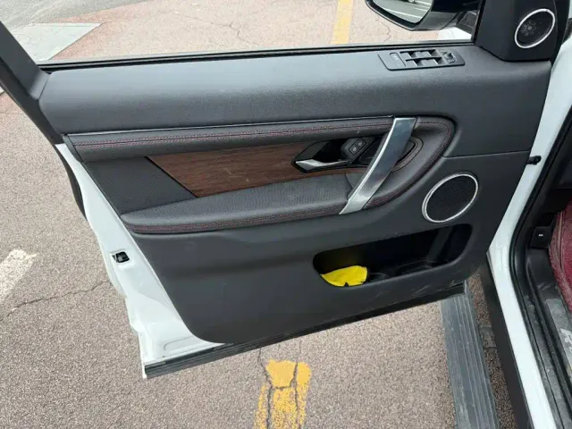 Land Rover Discovery Sport — Фото автомобиля 6