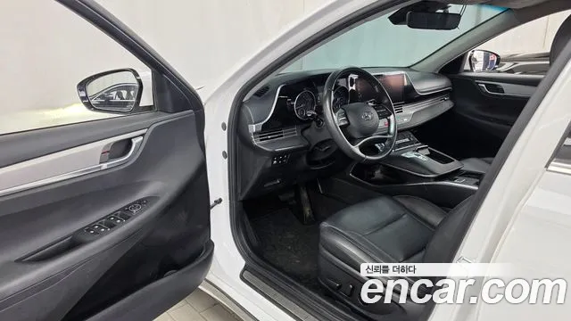 Hyundai Grandeur New — Фото автомобиля 15