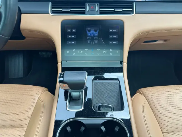 Li Auto ONE — Фото автомобиля 19