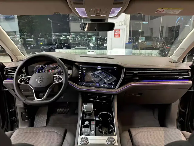 Volkswagen Touareg — Фото автомобиля 8