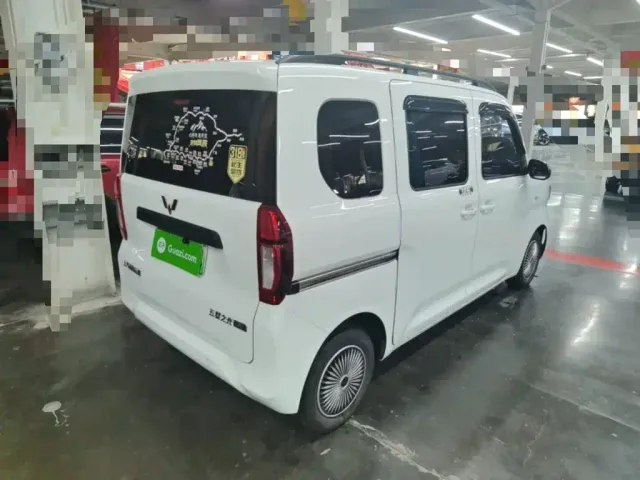Wuling Zhiguang NEV — Фото автомобиля 6