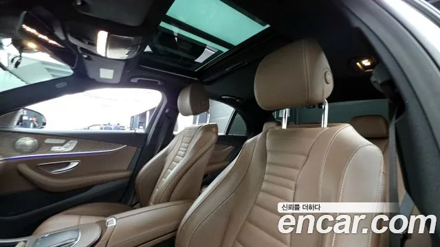 Mercedes-Benz E-Class — Фото автомобиля 19