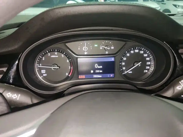 Buick Regal — Фото автомобиля 11