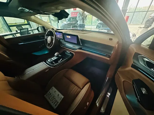 Hongqi H9 — Фото автомобиля 12