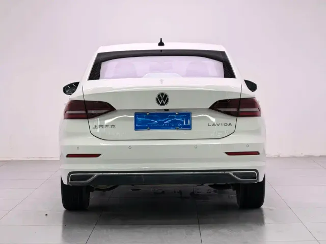 Volkswagen Lavida — Фото автомобиля 5