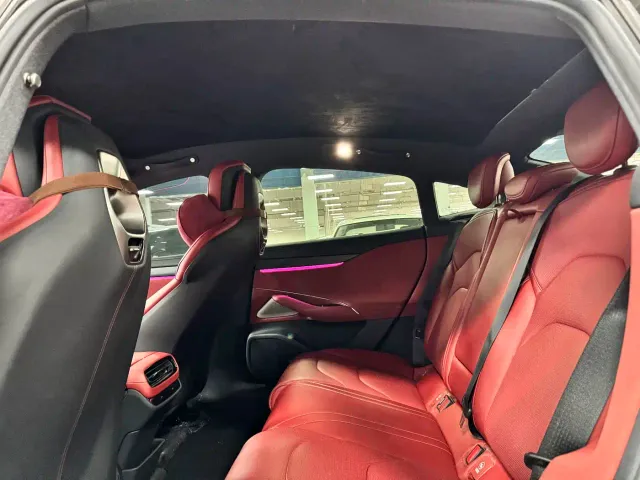 Xiaomi SU7 — Фото автомобиля 11