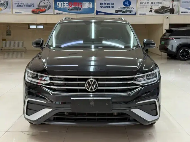 Volkswagen Tiguan L — Фото автомобиля 2