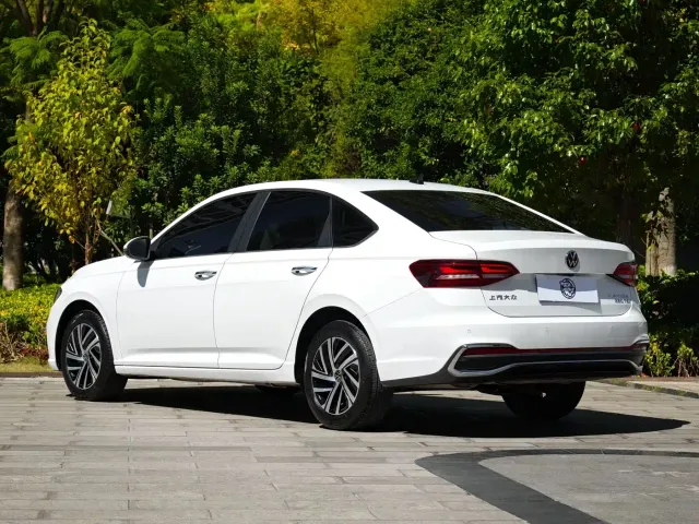 Volkswagen Lavida — Фото автомобиля 13