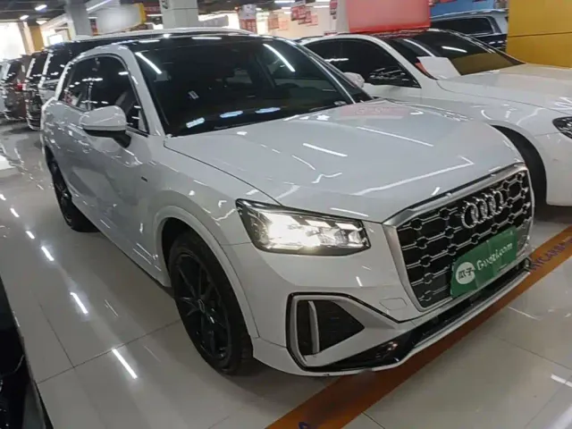Audi Q2L — Фото автомобиля 3