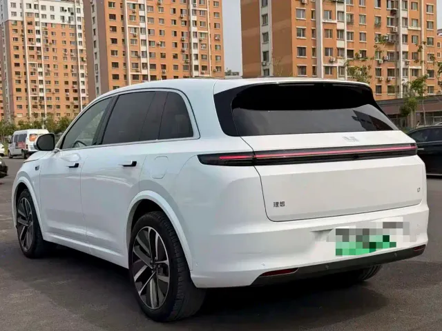 Li Auto L7 — Фото автомобиля 4