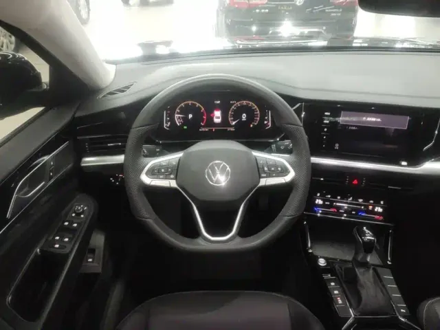 Volkswagen Passat — Фото автомобиля 10