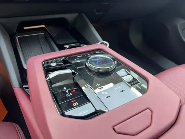 BMW 5 Series — Фото автомобиля 16
