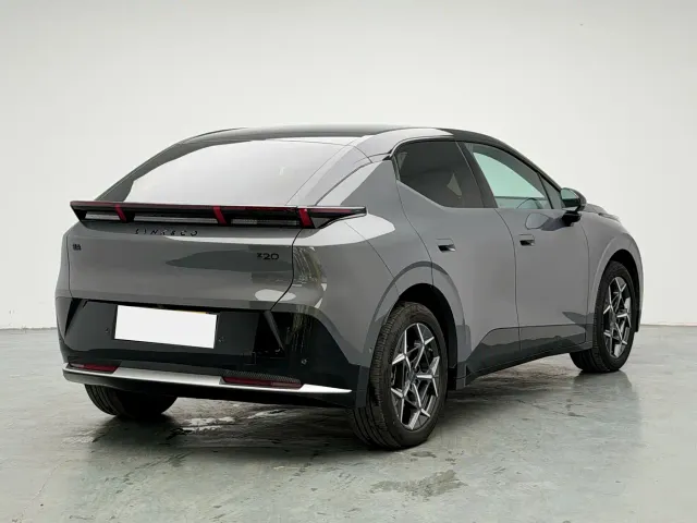 Lynk & Co Z20 — Фото автомобиля 7