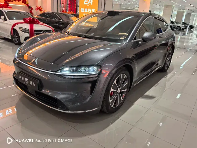 Фотография автомобиля — Luxeed R7