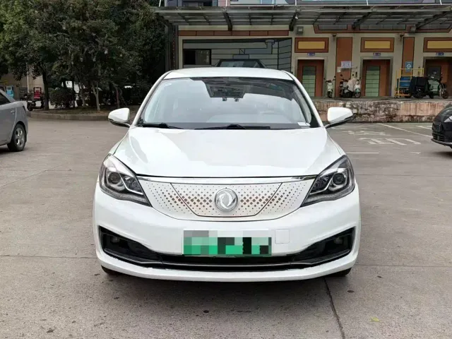 Dongfeng Fengshen E70 — Фото автомобиля 2