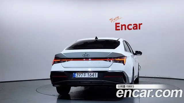 Hyundai AVANTE — Фото автомобиля 4