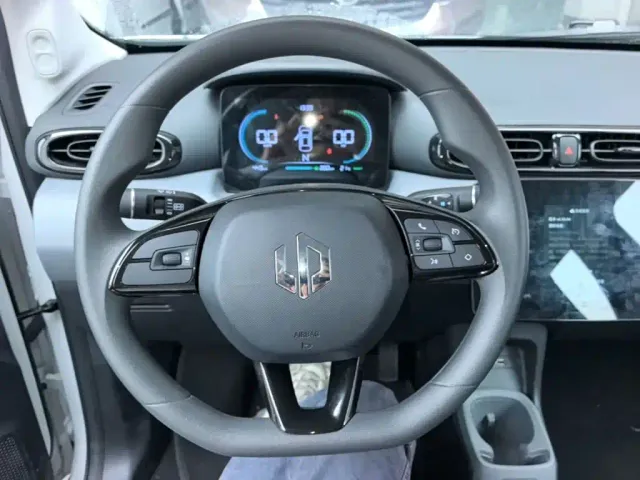Leapmotor T03 — Фото автомобиля 10