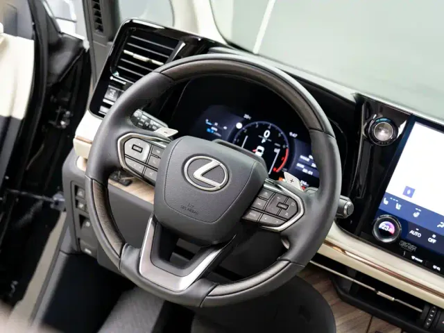 Lexus LM — Фото автомобиля 16
