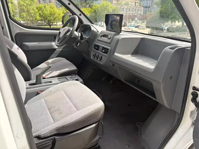 Wuling Yangguang — Фото автомобиля 12