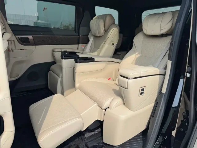 Toyota Vellfire — Фото автомобиля 26