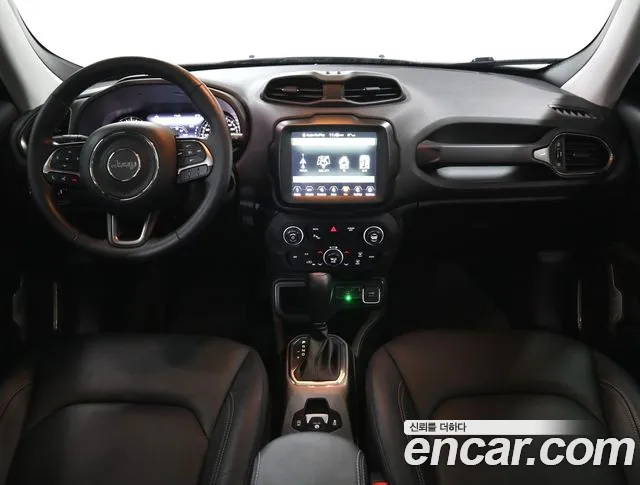 Jeep Renegade — Фото автомобиля 5